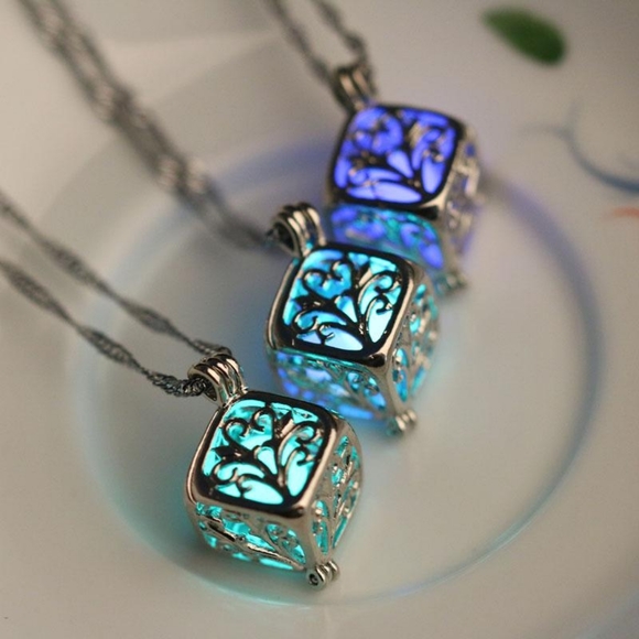 Tree Of Life Luminous Necklaces Glow In Dark - Picture 2 of 3